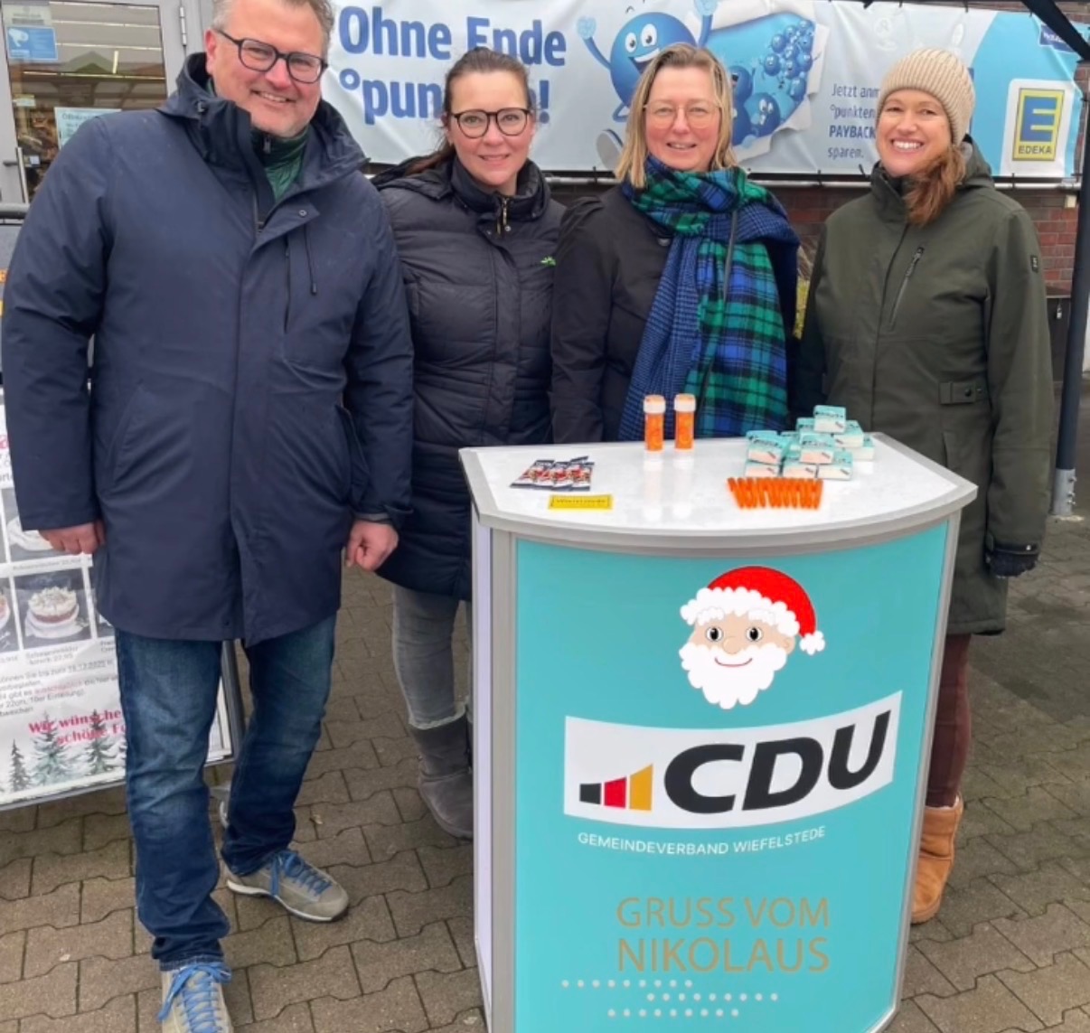 v.l.n.r. Tim Lenger, Andra Nacke, B�rgermeister Kandidatin Dana Neumann und Ilka Studnik