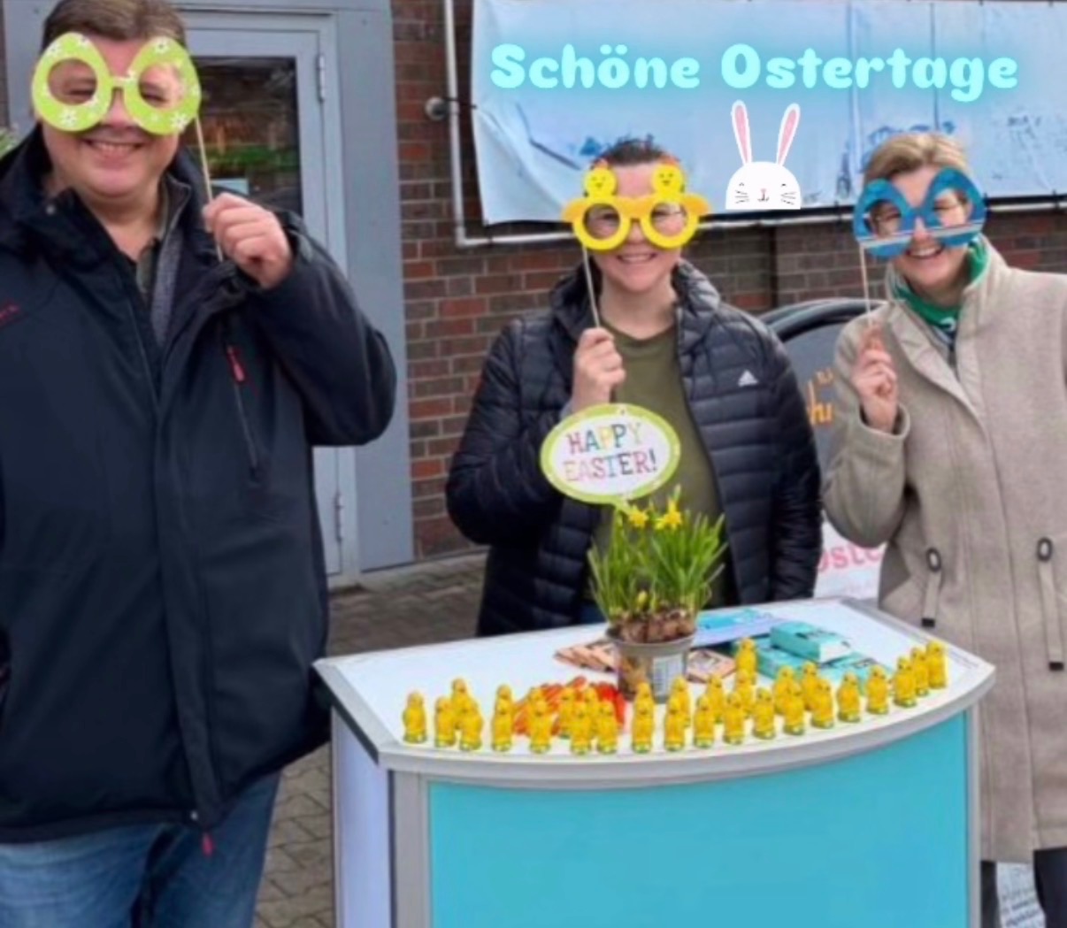 v.l.n.r.
Jens Nacke, Andrea Nacke, Kirsten Schn�rwangen